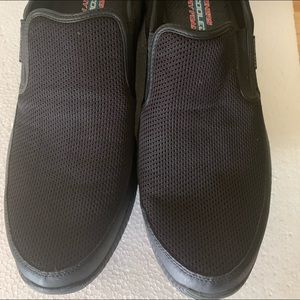 Men Skecher’s memory form slip-on. Never worn.